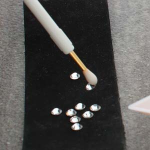 Beadsmith Magical Pick with Adhesive Resin Tip